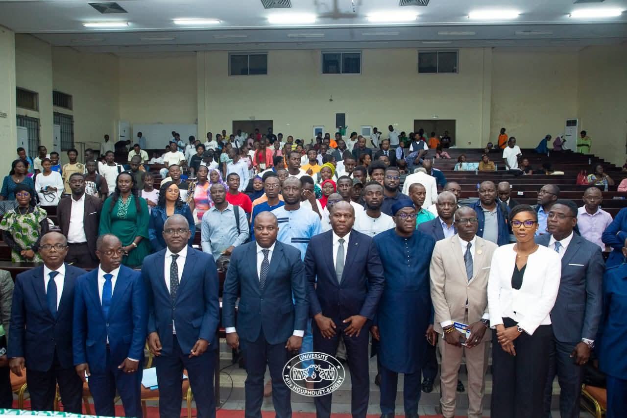 INTELLIGENCE ÉCONOMIQUE : L'UFRSEG ACCUEILLE LA 1ERE ÉDITION DES RENCONTRES DE L'INTELLIGENCE ÉCONOMIQUE D'ABIDJAN ( RIEA)
