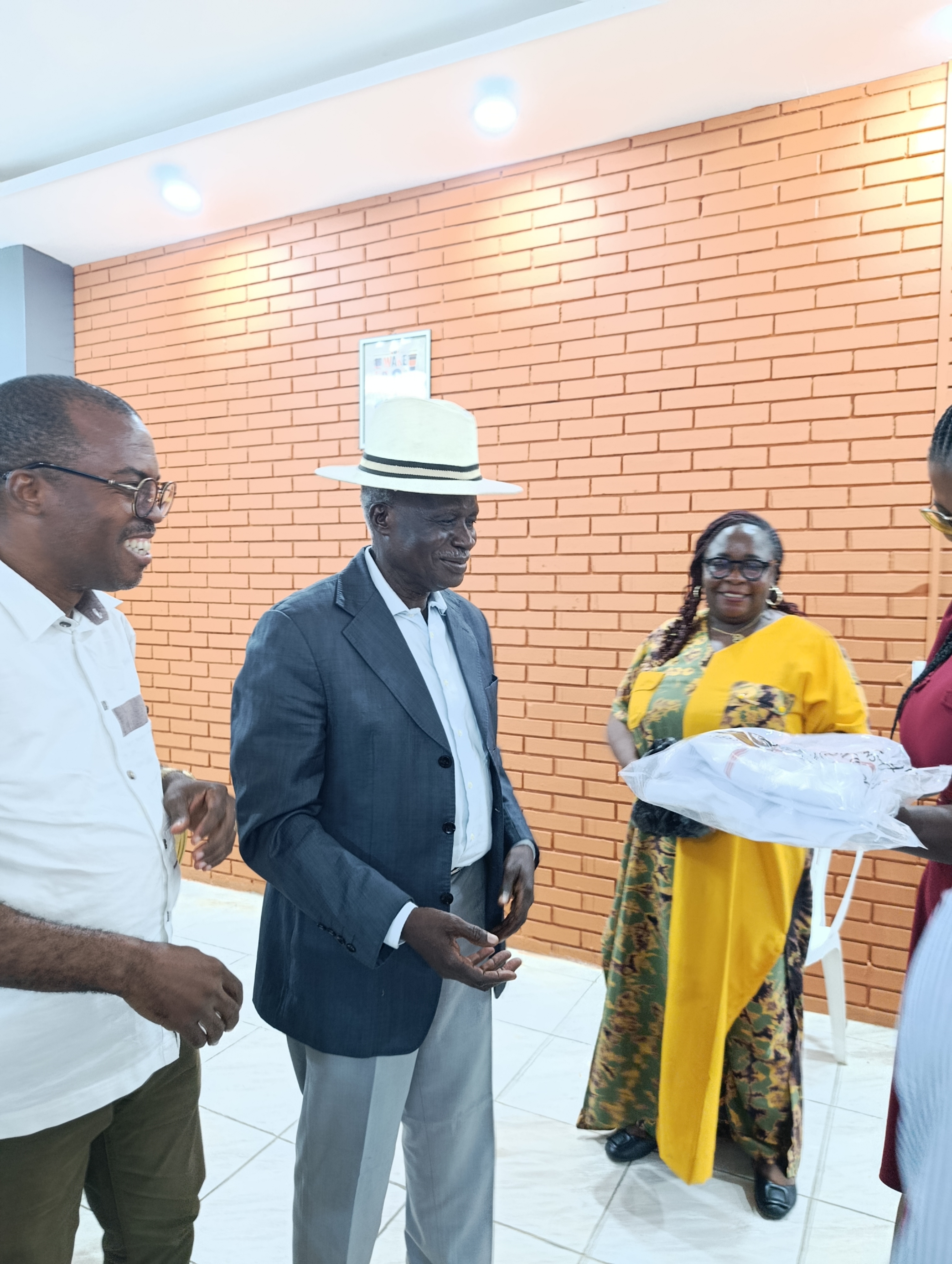 L'UP MARKETING REND HOMMAGE AU Dr. KOFFI AKA